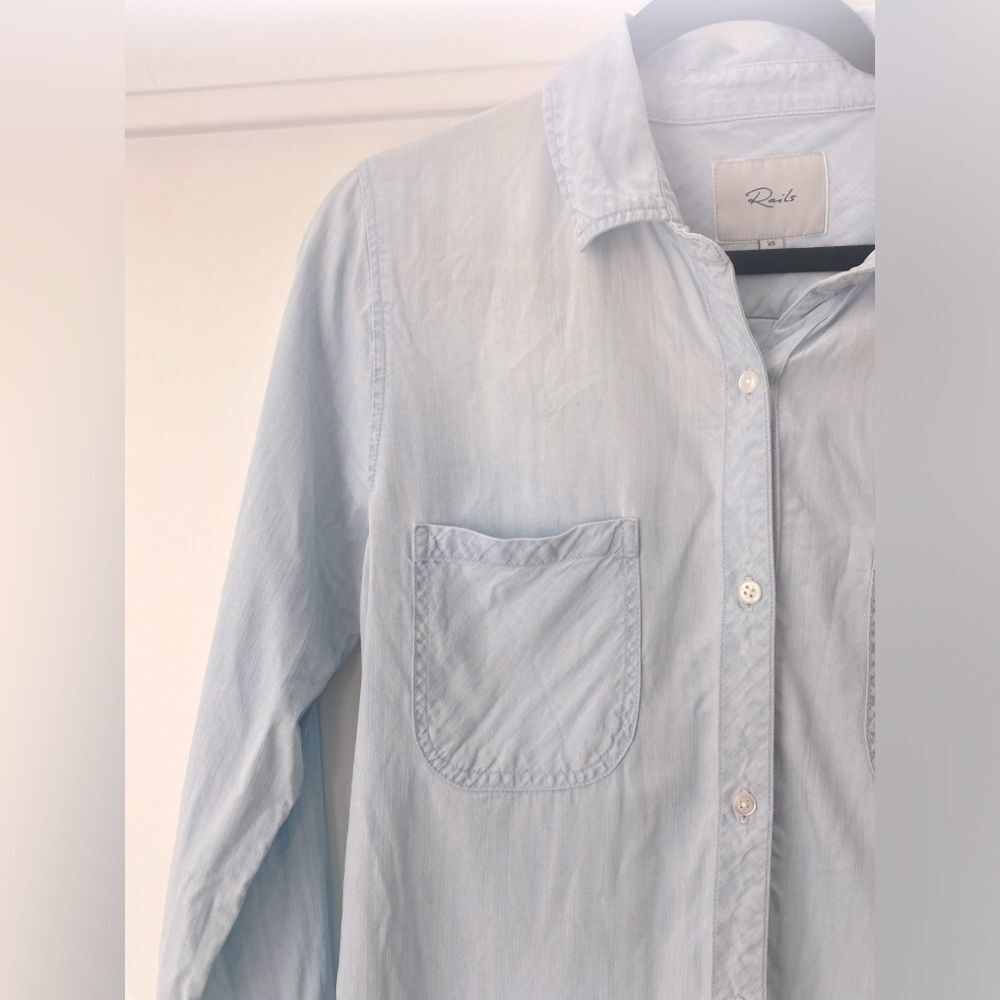 RAILS Carter Button Down Shirt Women's XS Light Vintage Denim Chambray Denim Top - Picture 5 of 10